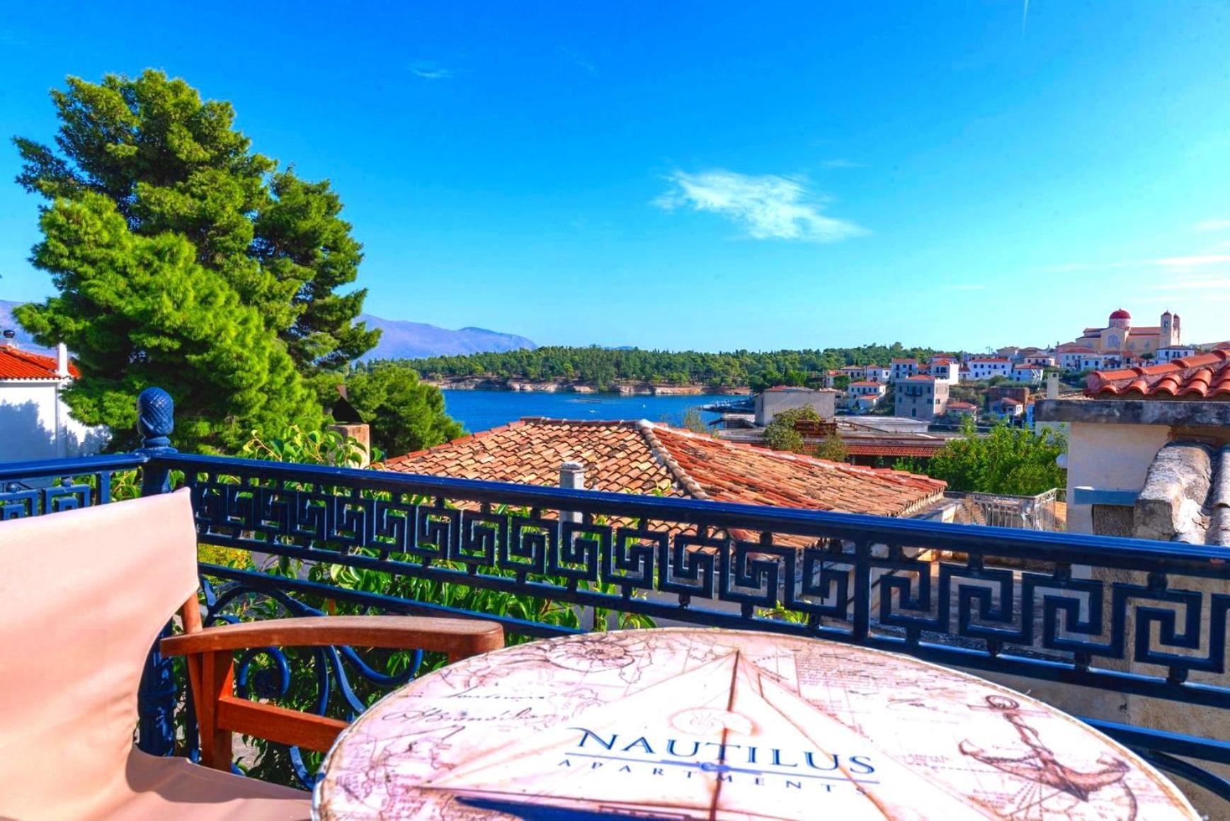 Nautilus Luxury Suites Galaxídhion Exteriér fotografie